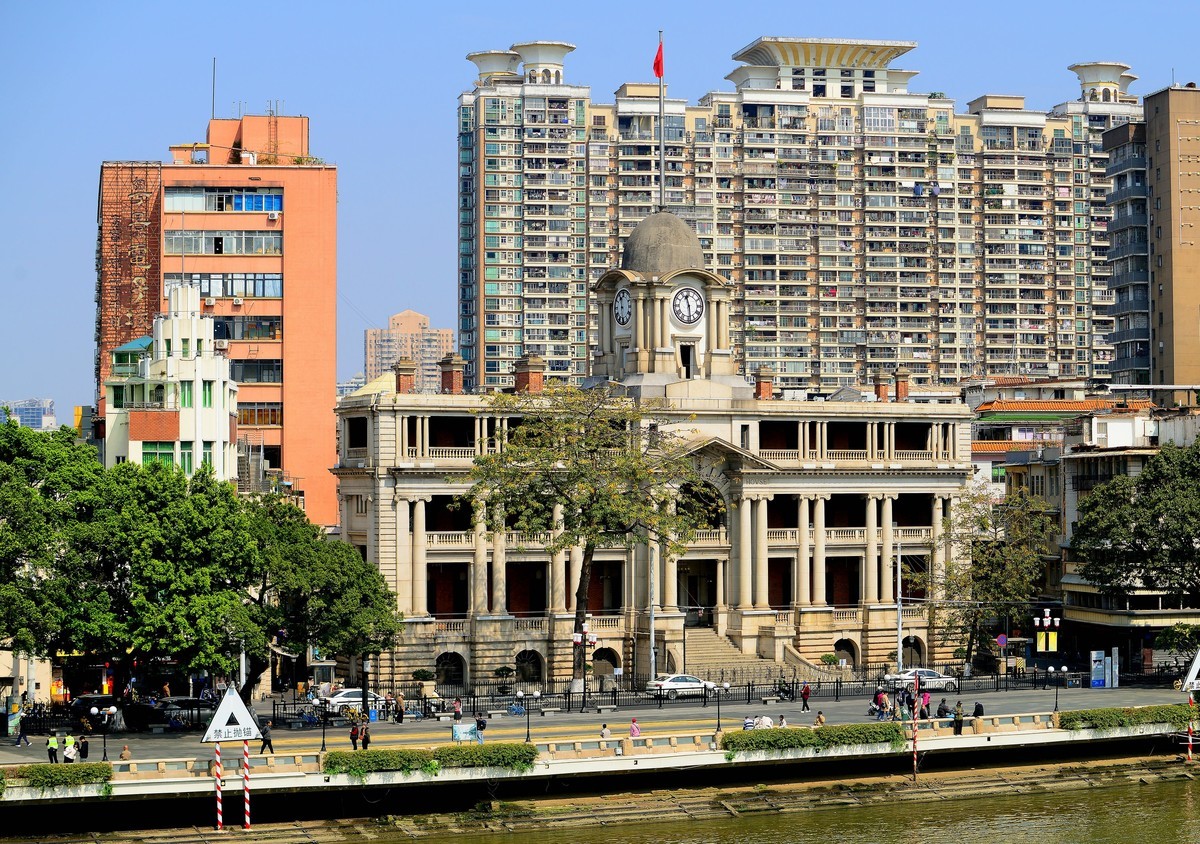 旧海关大楼外景。