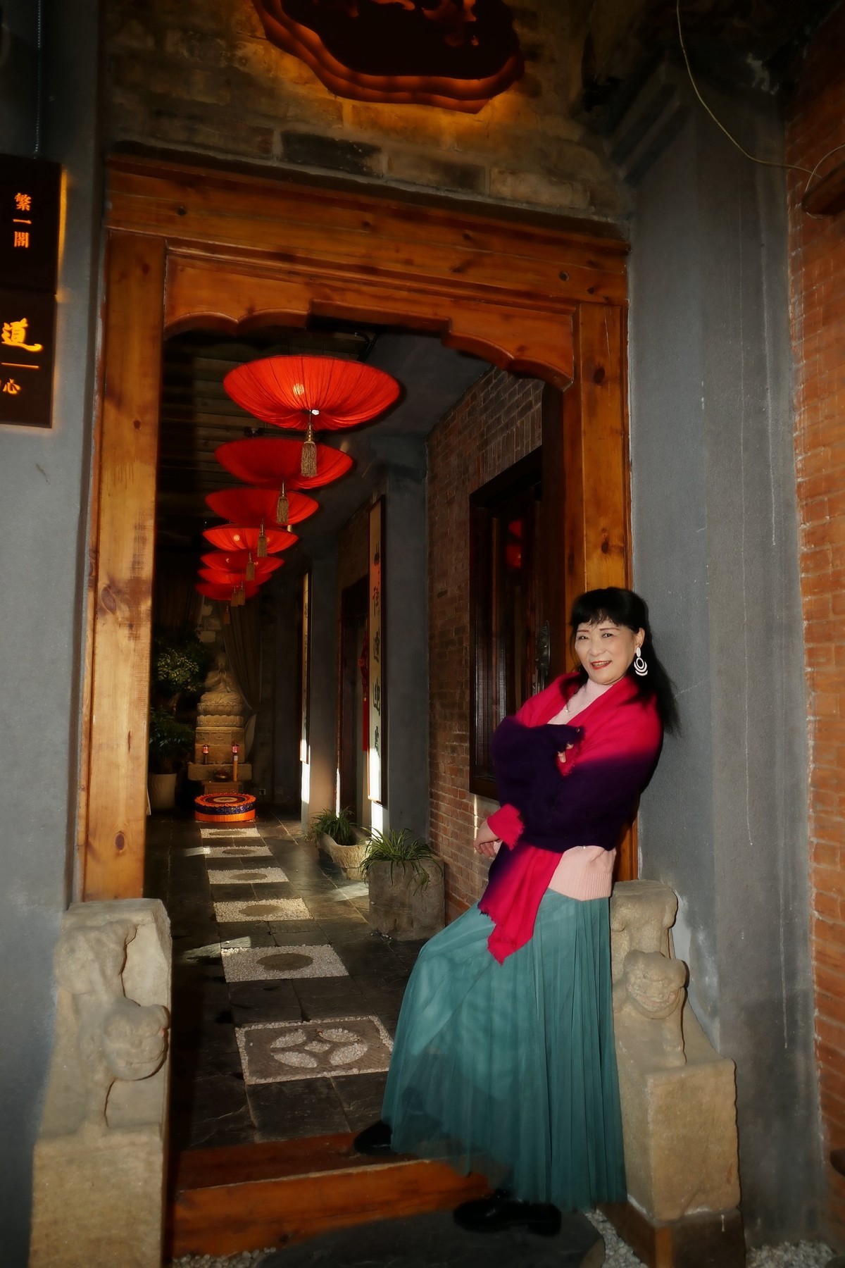 环境人像---汉阳造文化园---开心的海蓝宝美女！