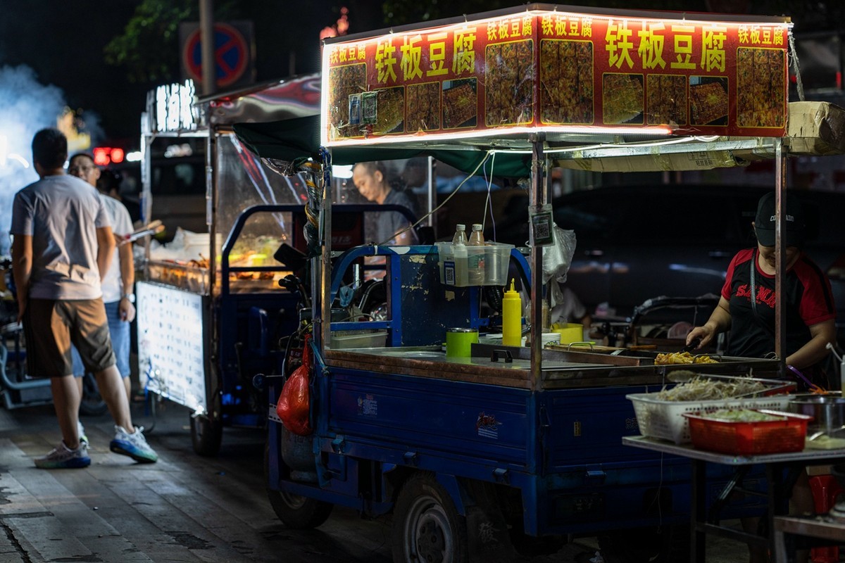 a7Rm4A+Zeiss Batis 85F1.8 ( 夜拍美食一条街 )试机镜