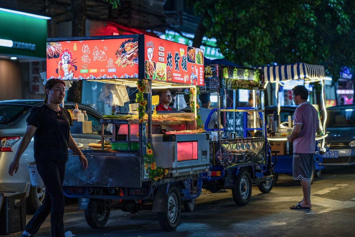 a7Rm4A+Zeiss Batis 85F1.8 ( 夜拍美食一条街 )试机镜