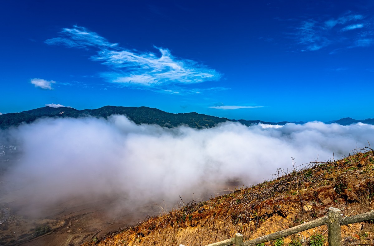 登大空山,瞰云卷云舒