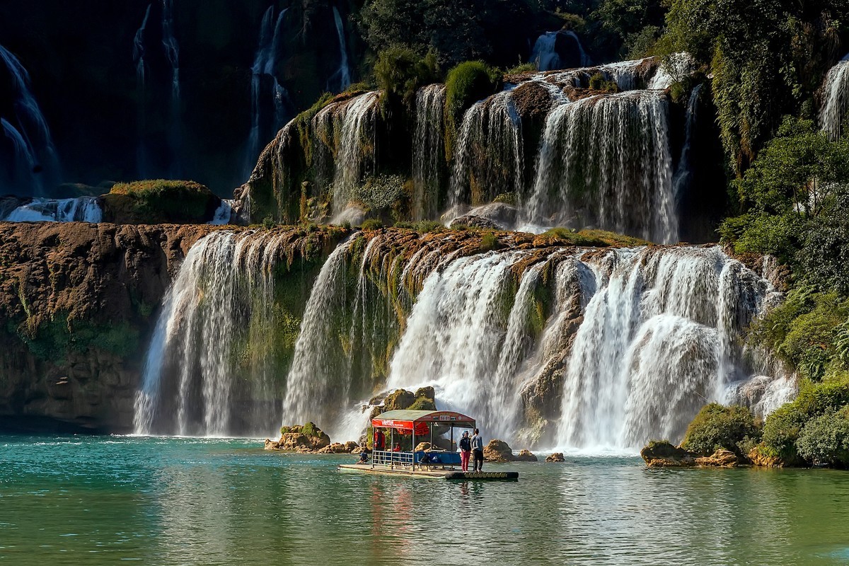 广西崇左《德天瀑布 》