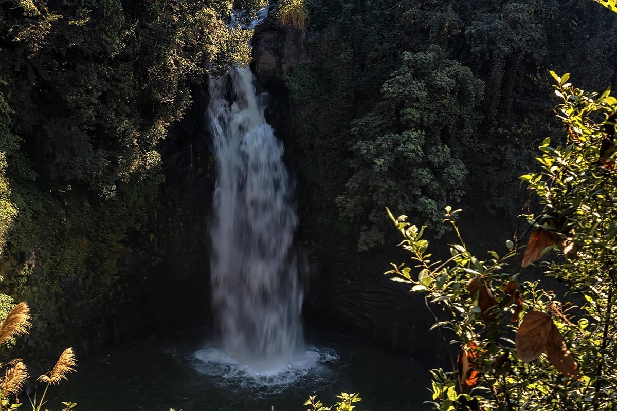 腾冲叠水河瀑布