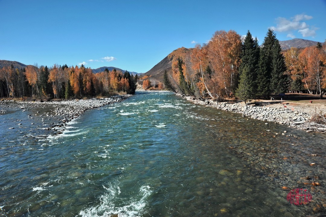 中国第八个摄影创作基地；禾木图瓦村       周鸣天