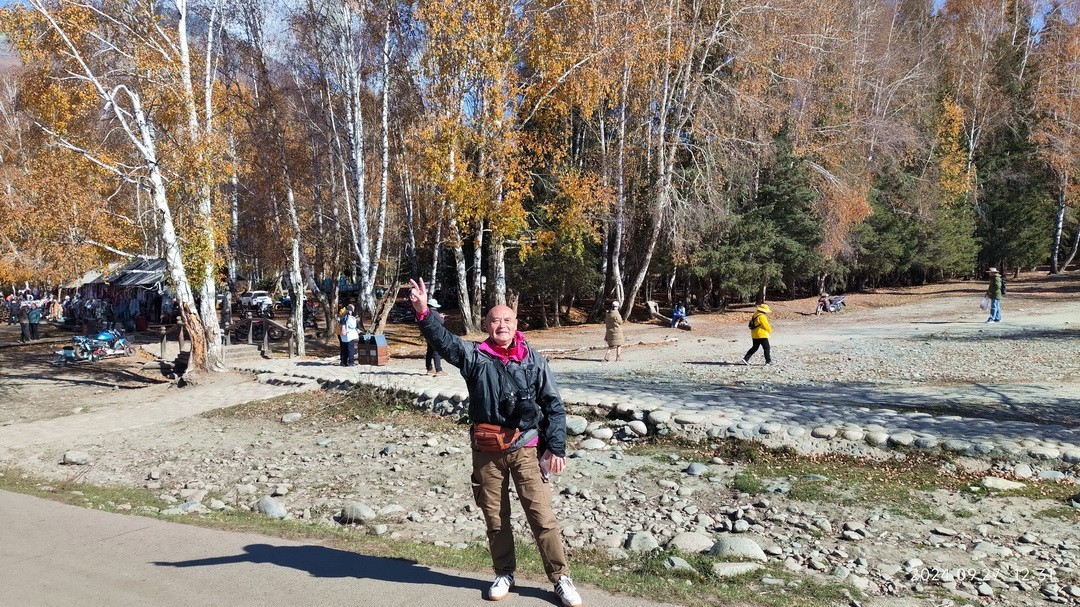 中国第八个摄影创作基地；禾木图瓦村       周鸣天