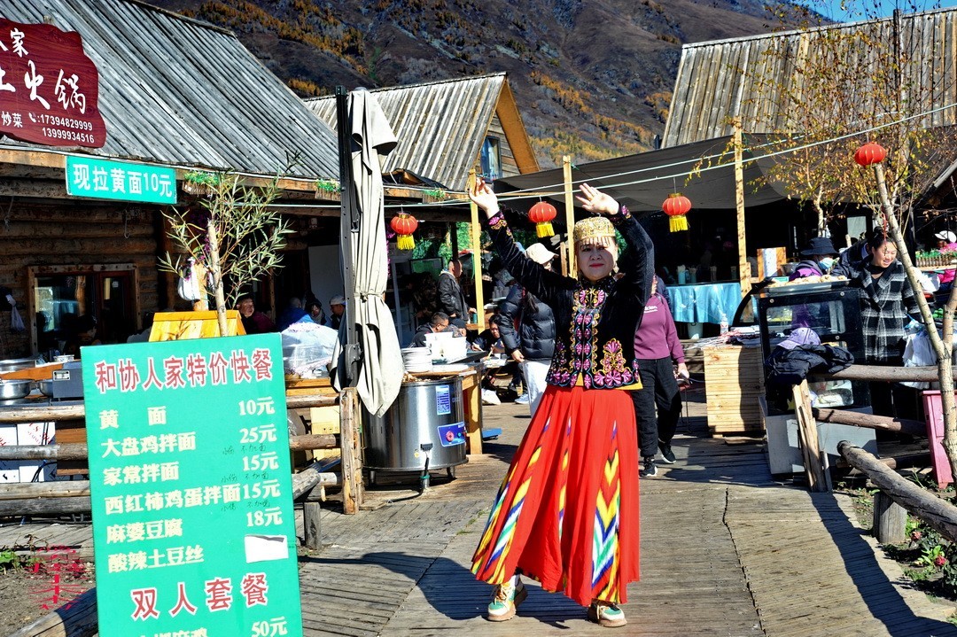 中国第八个摄影创作基地；禾木图瓦村       周鸣天