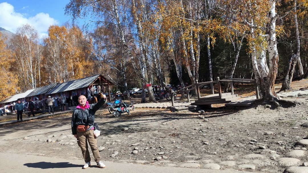 中国第八个摄影创作基地；禾木图瓦村       周鸣天