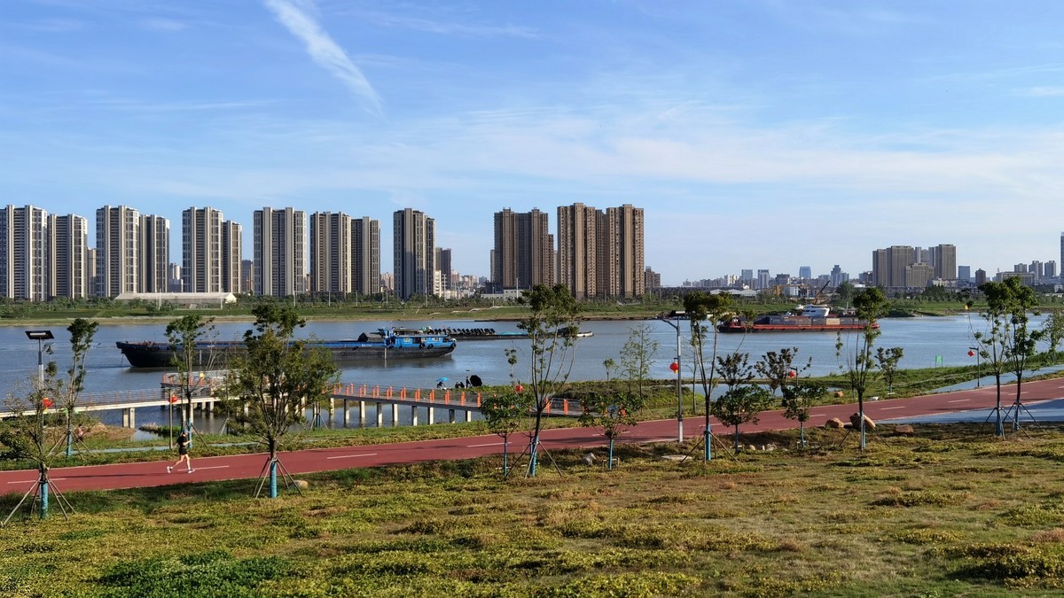 蚌埠淮河桥北岸边