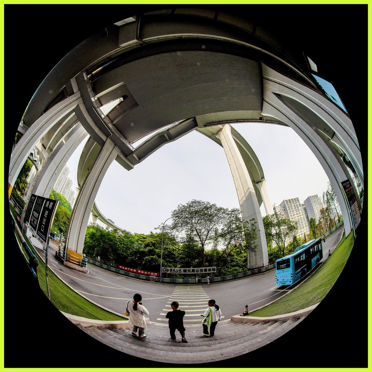 魔幻的城市交通