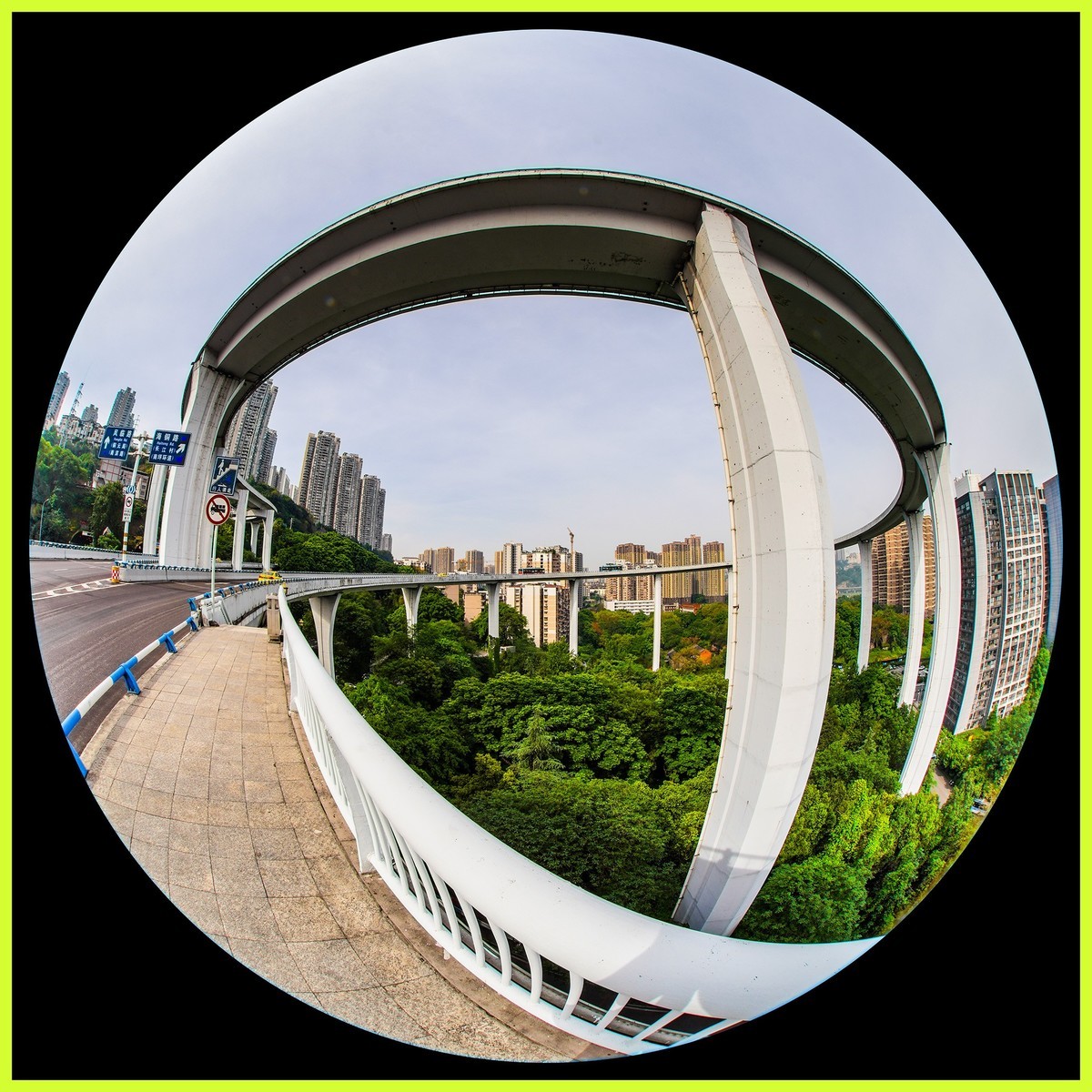 魔幻的城市交通