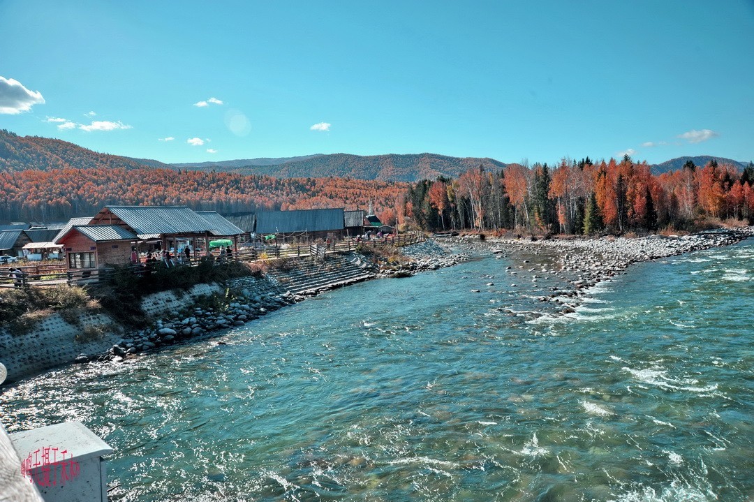 中国第八个摄影创作基地；禾木图瓦村       周鸣天