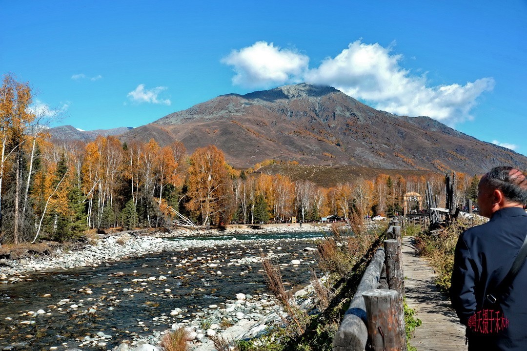 中国第八个摄影创作基地；禾木图瓦村       周鸣天