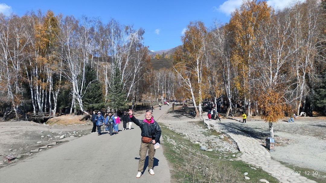 中国第八个摄影创作基地；禾木图瓦村       周鸣天