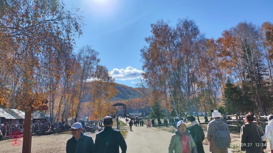 中国第八个摄影创作基地；禾木图瓦村       周鸣天