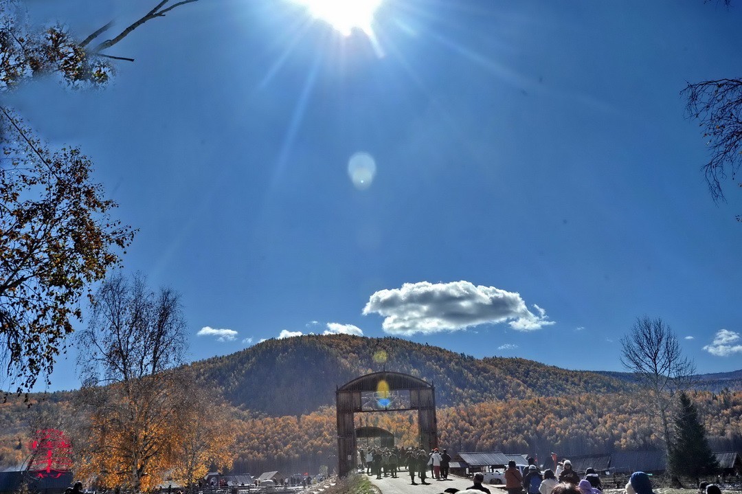 中国第八个摄影创作基地；禾木图瓦村       周鸣天