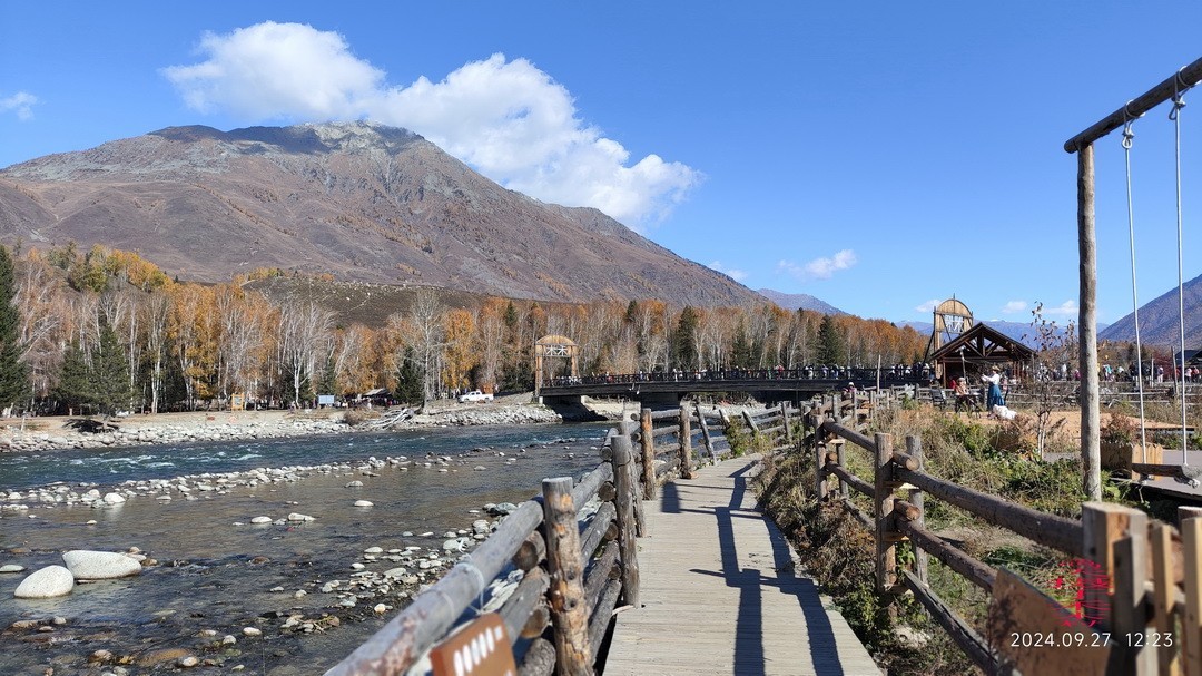 中国第八个摄影创作基地；禾木图瓦村       周鸣天