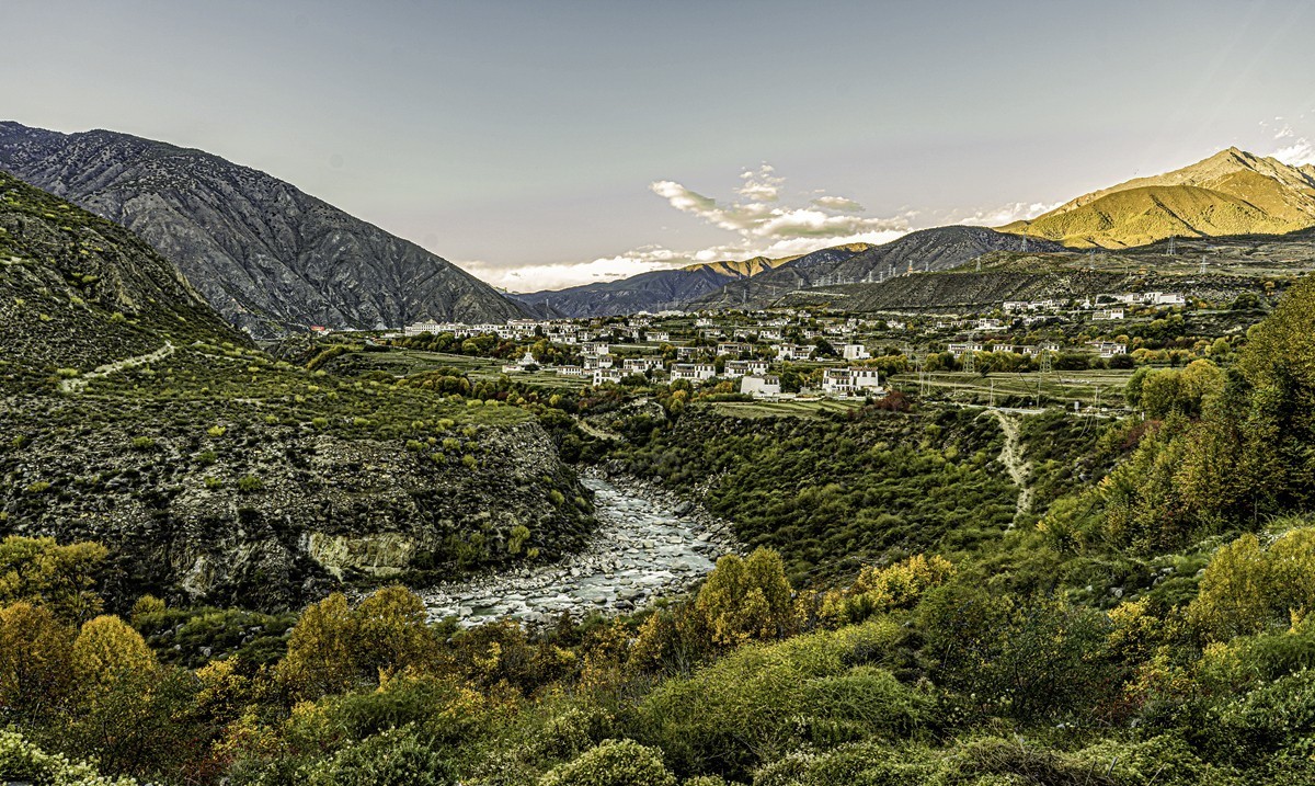 行走在318国道--甘孜--乡城县青德镇【16】