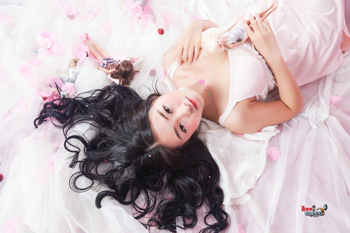 【洋娃娃少女】 ----毛毛