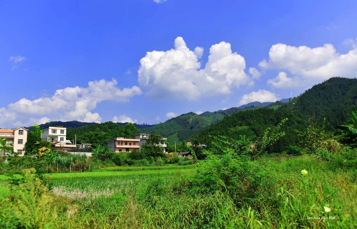 天宝村侗族山寨风光