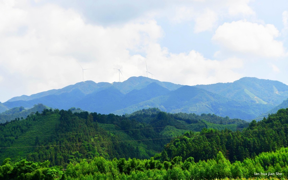 天宝村侗族山寨风光
