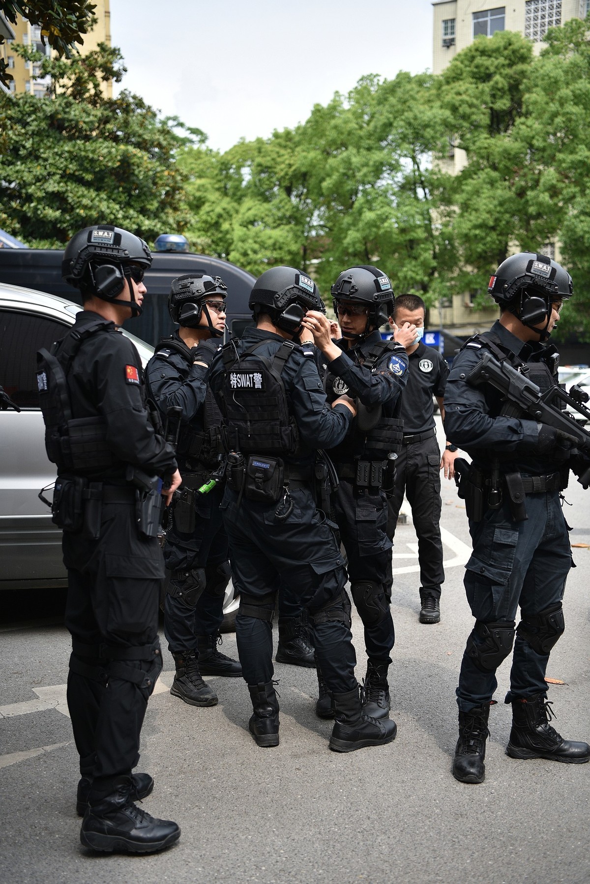 公安特警  整装待发