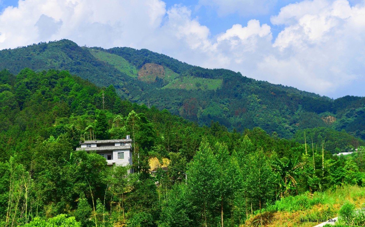 天宝村侗族山寨风光