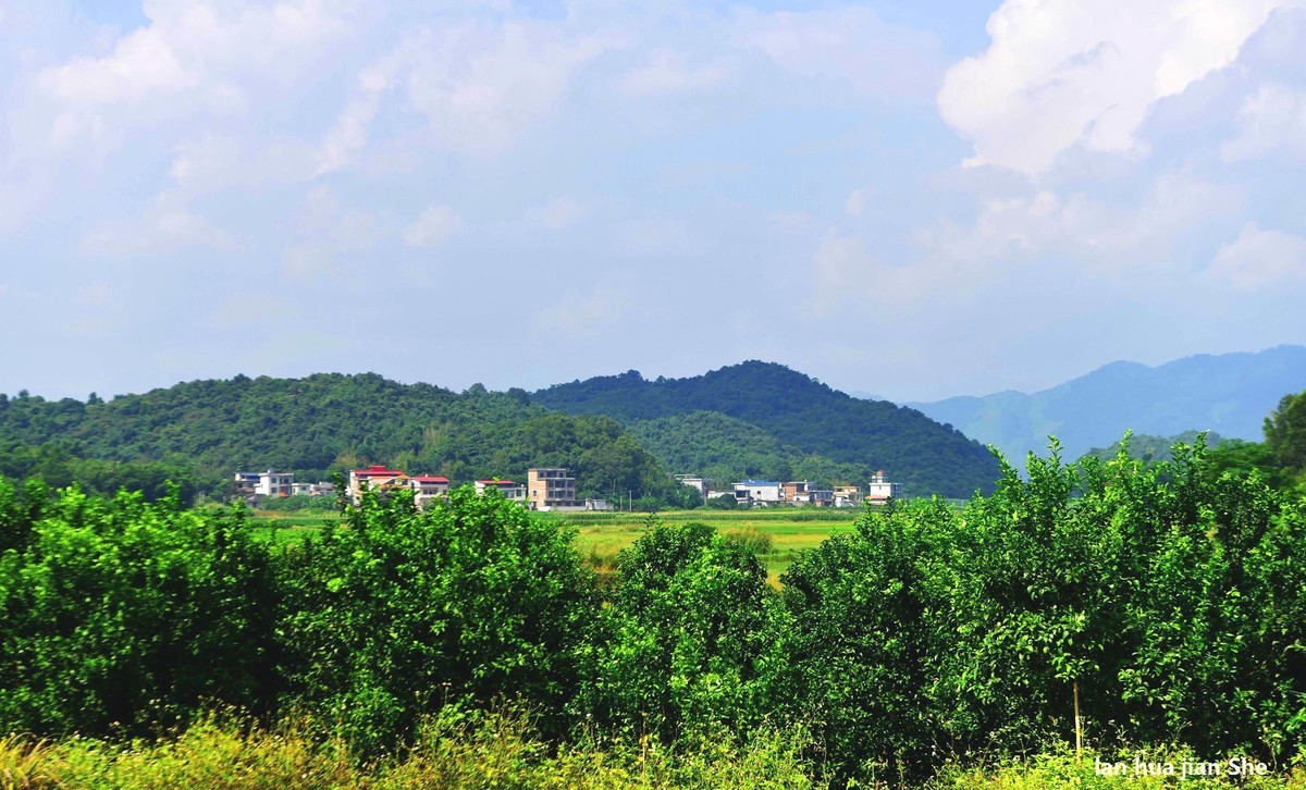 天宝村侗族山寨风光