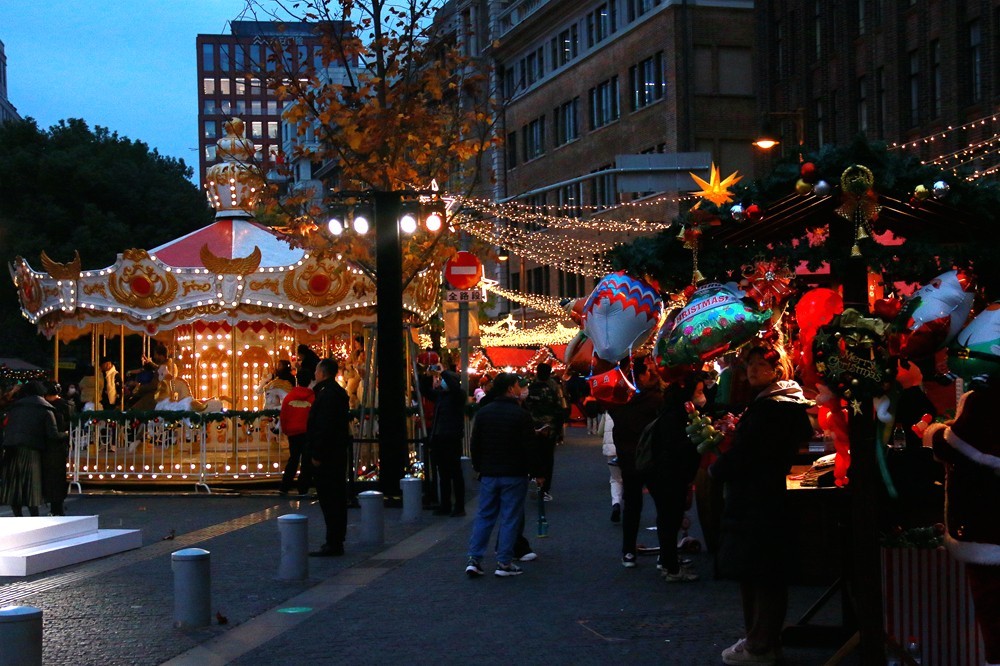 行行摄摄圣诞市集