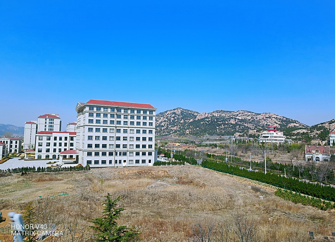 突发奇想去洗温泉结果几天没时间上来没带相机随路用手机拍了几张算是报到帖吧！