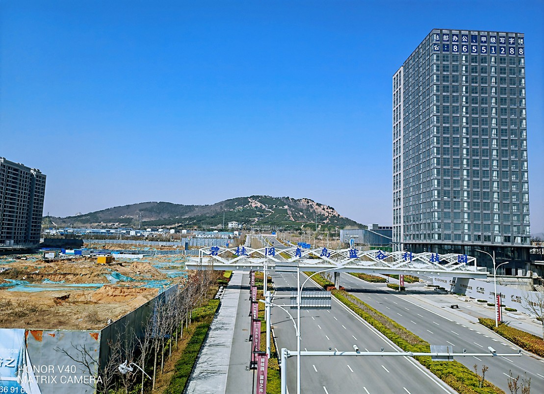 突发奇想去洗温泉结果几天没时间上来没带相机随路用手机拍了几张算是报到帖吧！