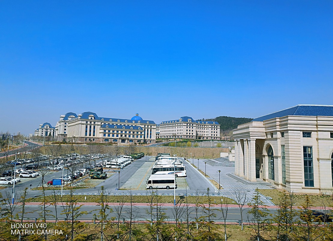 突发奇想去洗温泉结果几天没时间上来没带相机随路用手机拍了几张算是报到帖吧！