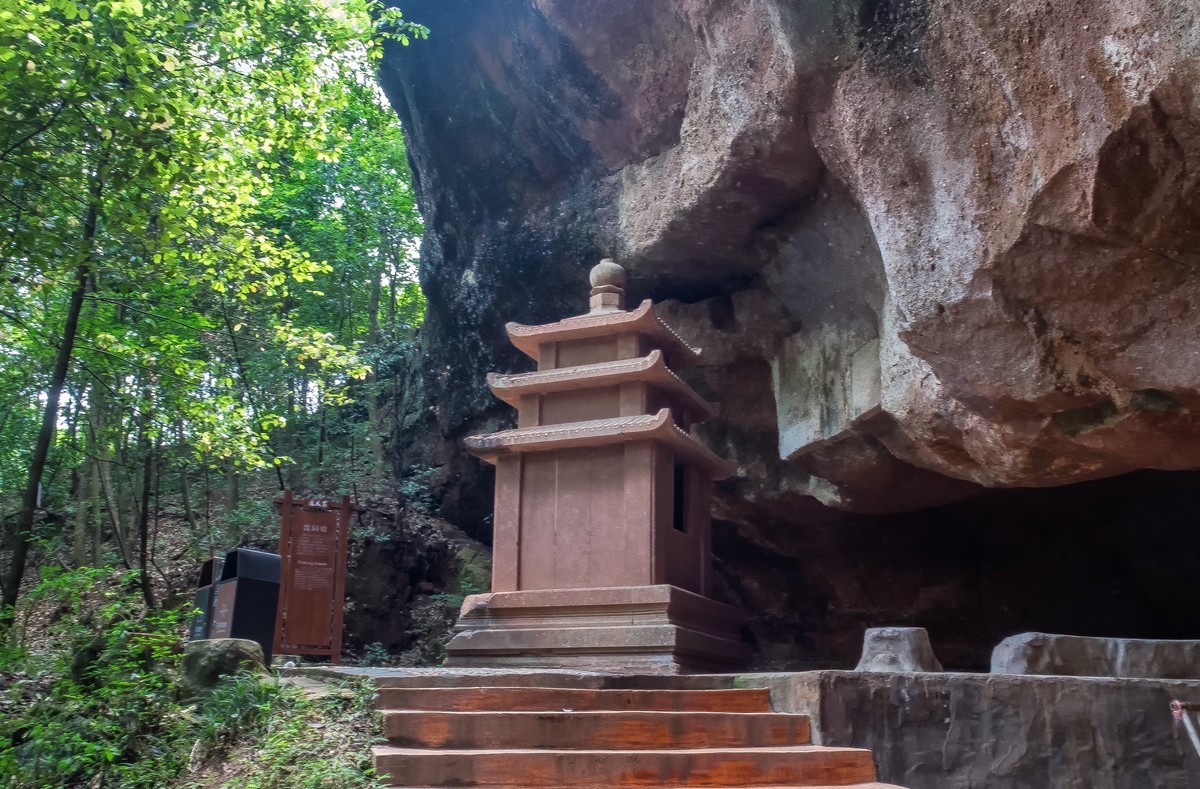 江南第一石窟通天岩