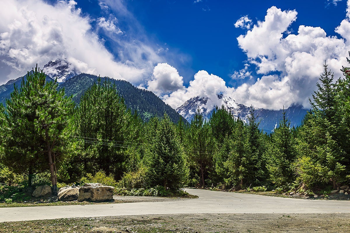 路边停车看风景       318线八宿到通麦片段
