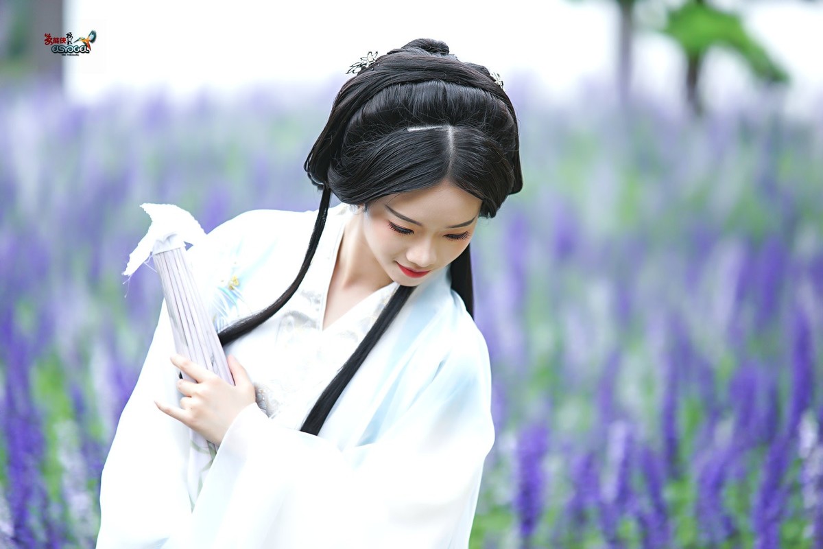 【紫花海漫步】---雅懿