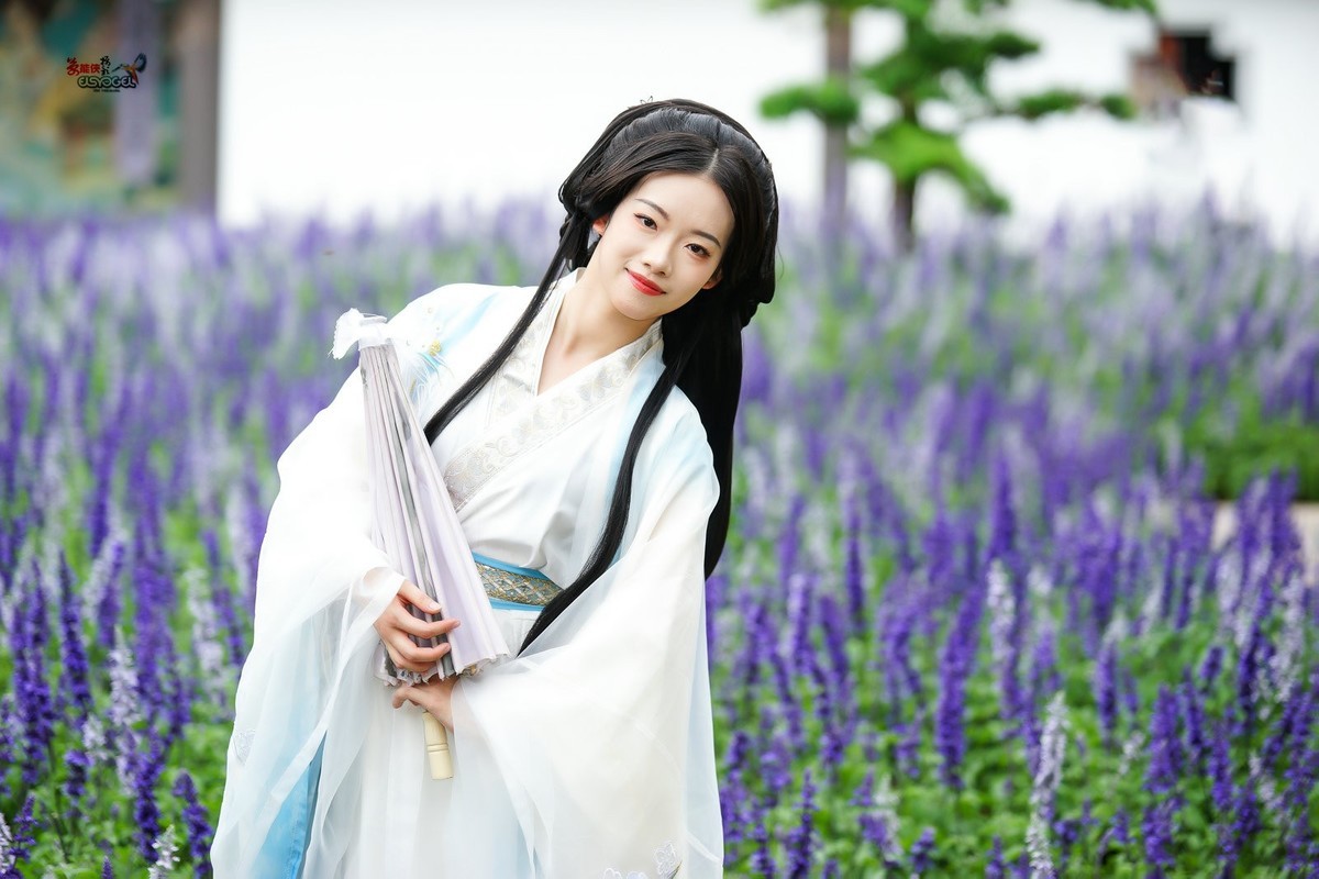 【紫花海漫步】---雅懿
