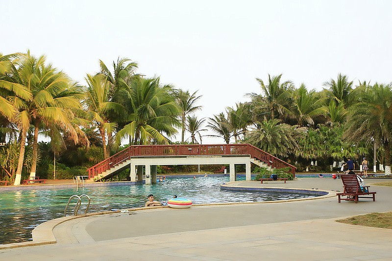 《不老松：忆海南游记》(21)长島蓝湾泳池美景！