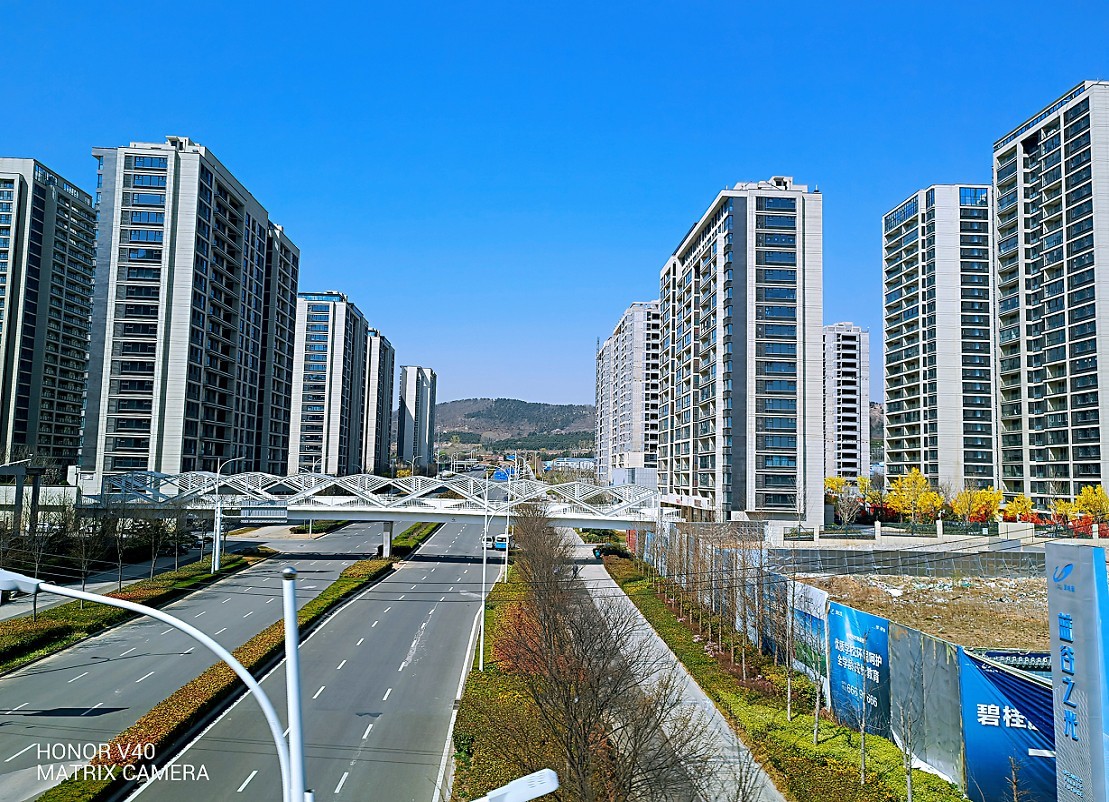 突发奇想去洗温泉结果几天没时间上来没带相机随路用手机拍了几张算是报到帖吧！