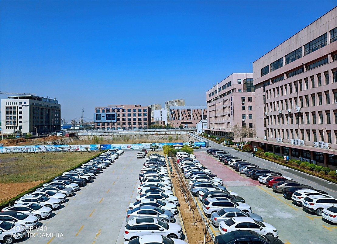 突发奇想去洗温泉结果几天没时间上来没带相机随路用手机拍了几张算是报到帖吧！