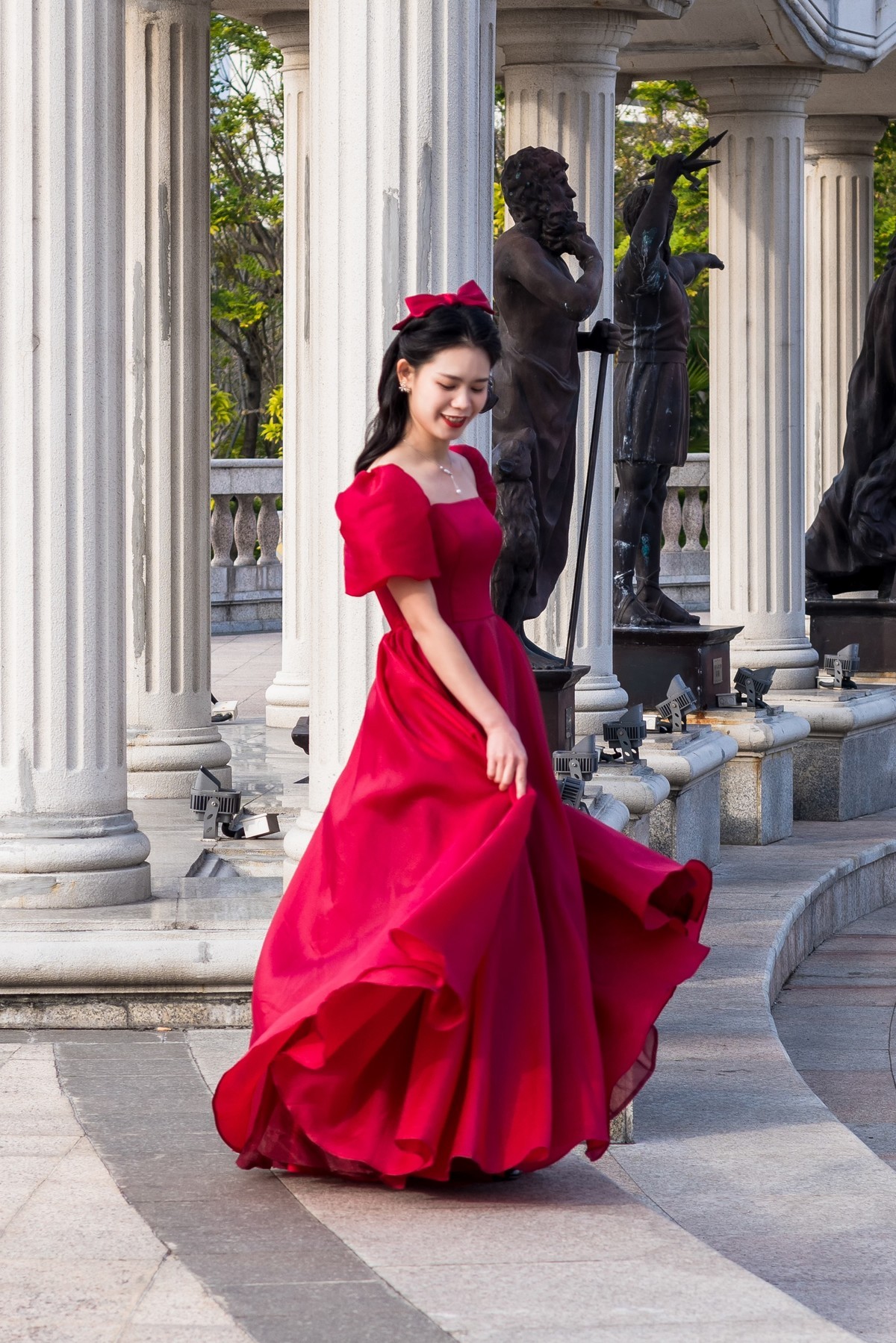 红色连衣裙