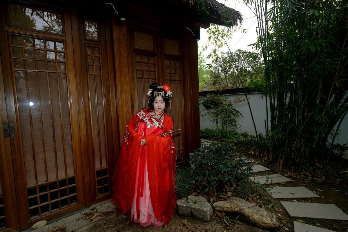 古琴台的红衣美女！