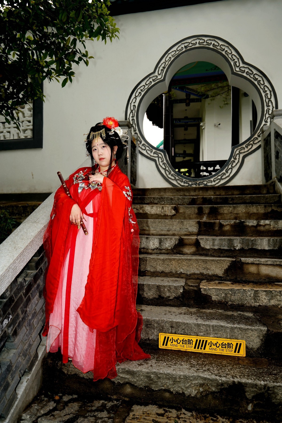 古琴台的红衣美女！