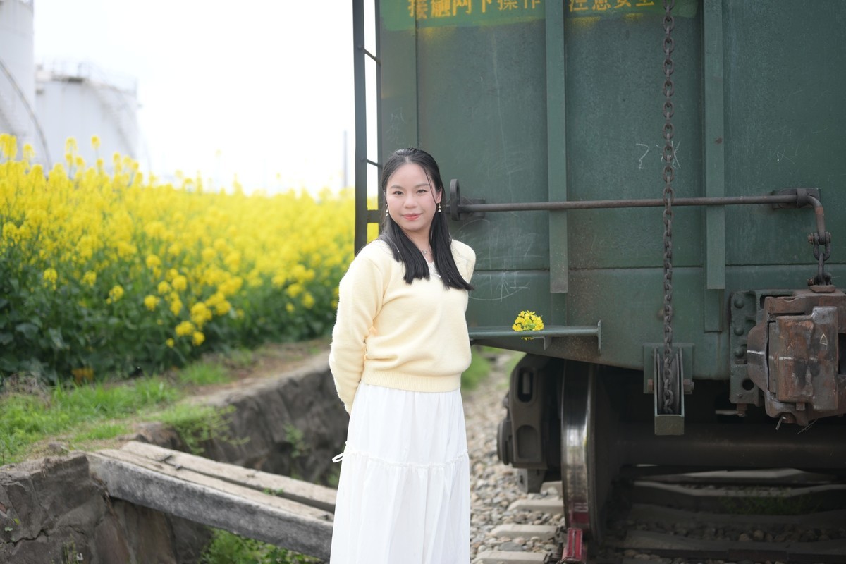 Z63+50mm 1.8S油菜花妹妹