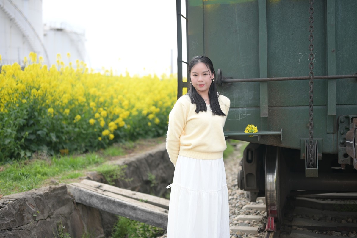 Z63+50mm 1.8S油菜花妹妹
