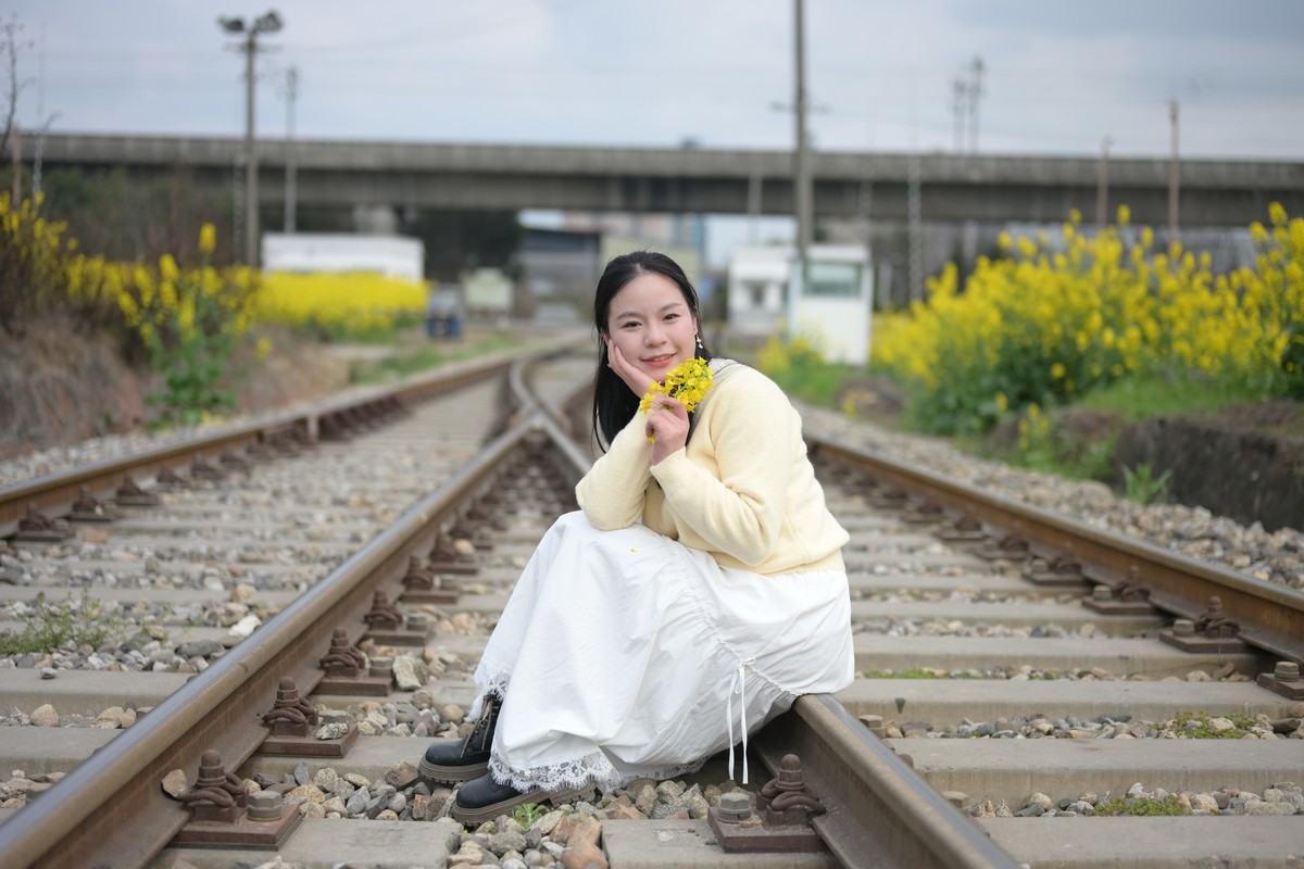 Z63+50mm 1.8S油菜花妹妹