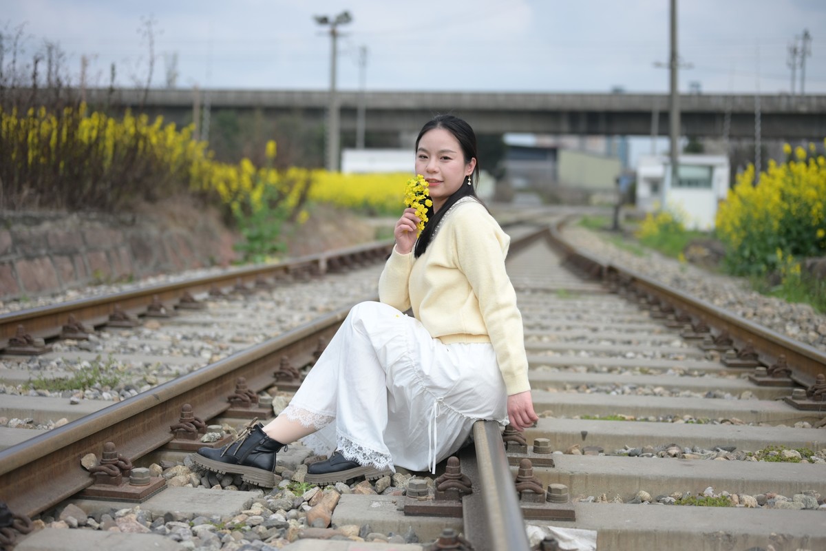 Z63+50mm 1.8S油菜花妹妹