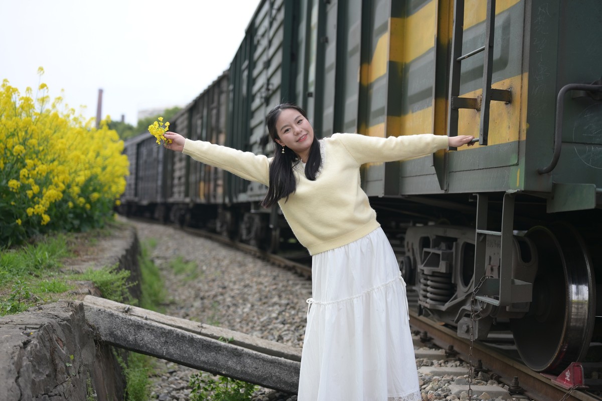 Z63+50mm 1.8S油菜花妹妹