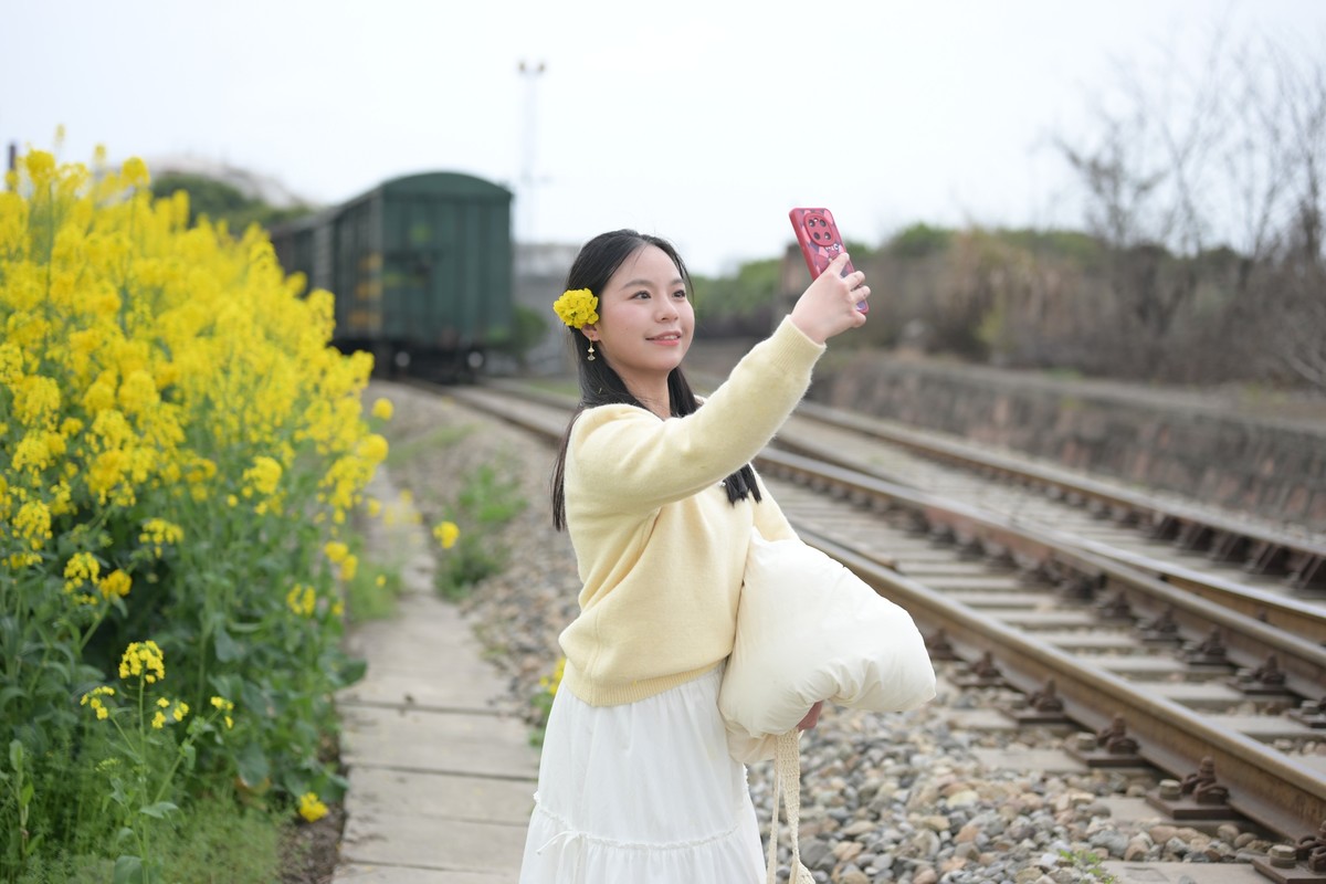 Z63+50mm 1.8S油菜花妹妹