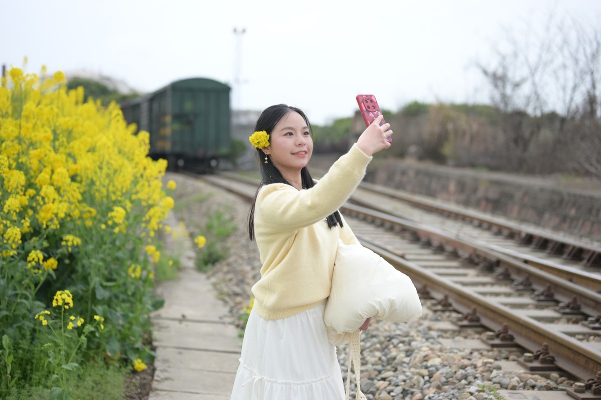 Z63+50mm 1.8S油菜花妹妹