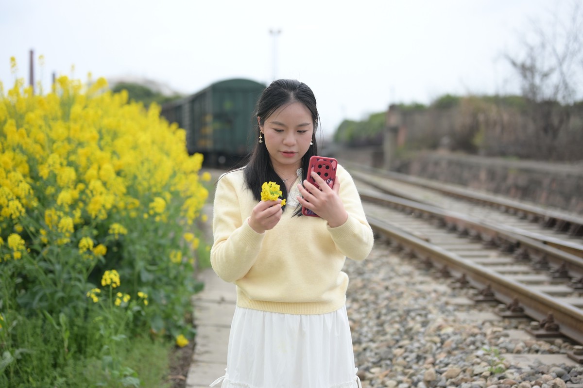Z63+50mm 1.8S油菜花妹妹