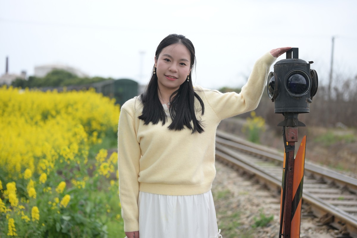 Z63+50mm 1.8S油菜花妹妹
